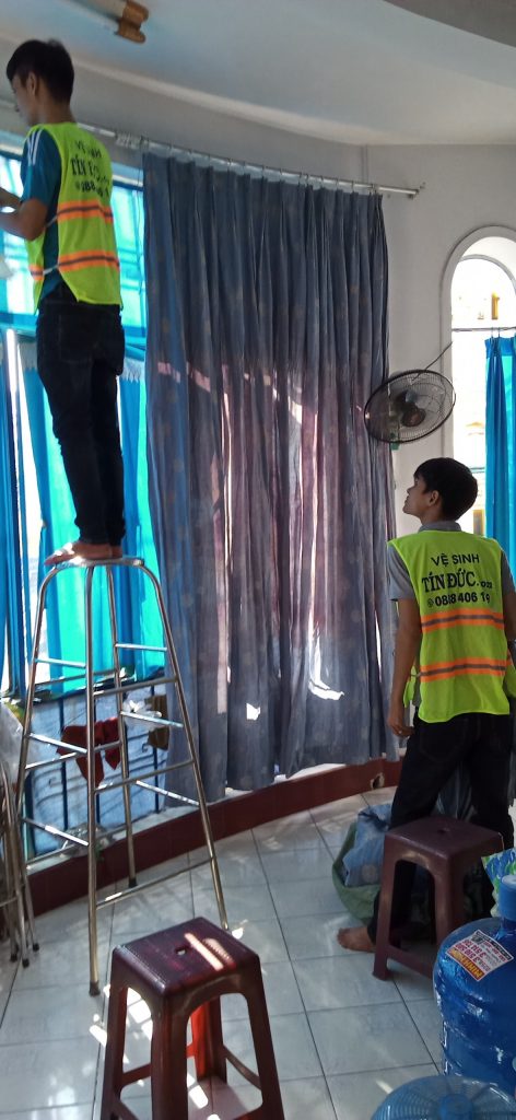 Dịch vụ giặt vệ sinh rèm cửa nha trang của công ty vệ sinh công nghiệp Tín Đức Nha Trang